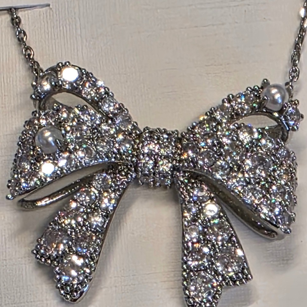 Kendra Scott Silver Pave Crystal Bow Pendant Necklace with Pearl Accents New - Picture 8 of 10